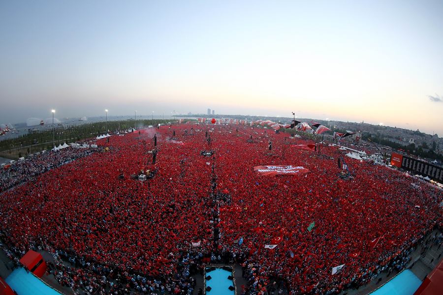 Approximately 5 million people waving Turkish national flags as they gather at Yenikapı, İstanbul during a rally against the failed military coup.  AFP PHOTO /  TURKEY’S PRESIDENTIAL PRESS SERVICE 