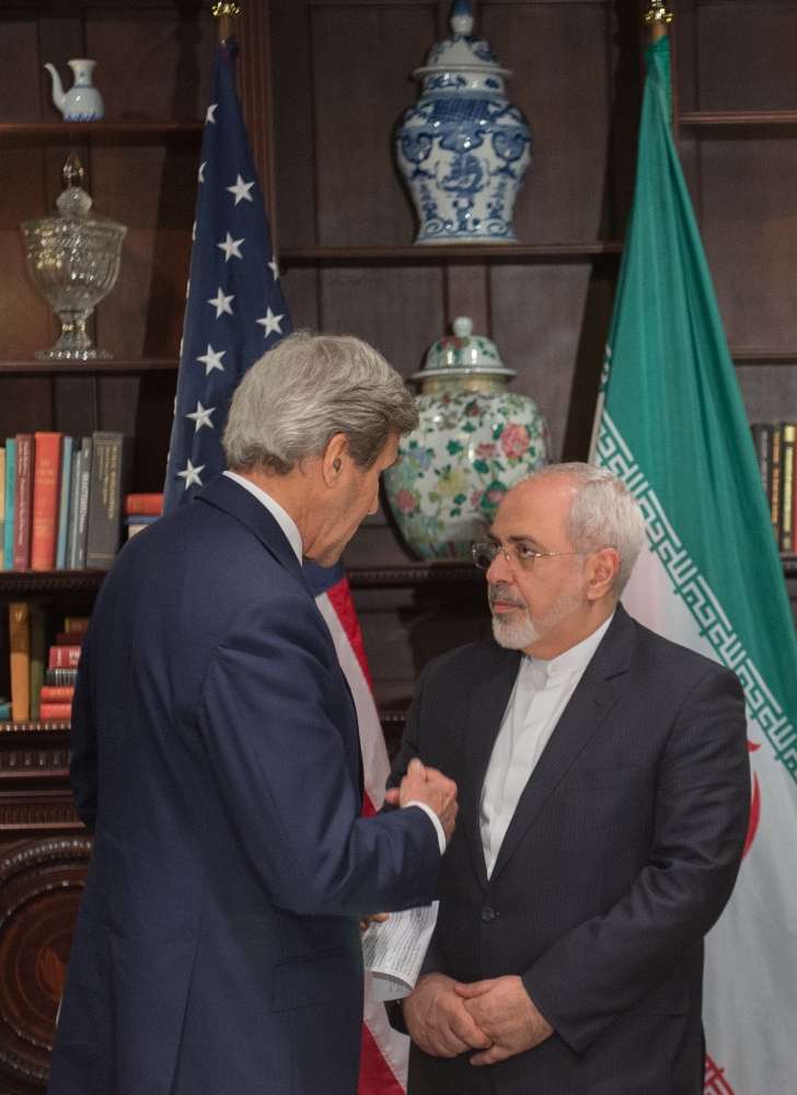 U.S. Secretary of State John Kerry meets with Iran’s Foreign Minister Mohammad Javad Zarif on April 22, 2016 in New York. AFP PHOTO / BRYAN R. SMITH