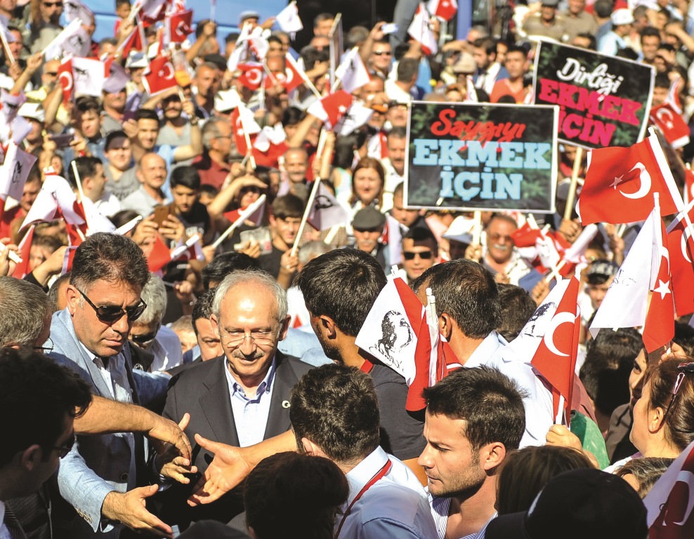 Kemal Kılıçdaroğlu, chairman of Republican People’s Party, visits Merzifon for Turkey’s presidential elections.  AA / Erçin Top