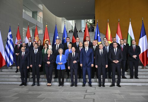 Locked Doors An Analysis of Bosnia and Herzegovina s Struggles