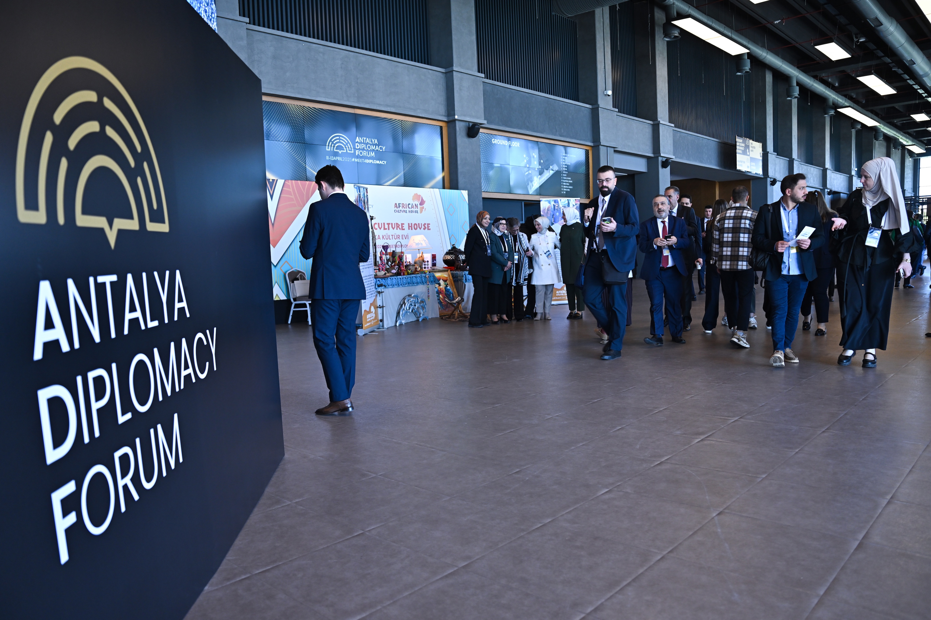 New Horizons in Conference Diplomacy A Comparative Analysis of the