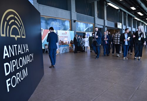 New Horizons in Conference Diplomacy A Comparative Analysis of the
