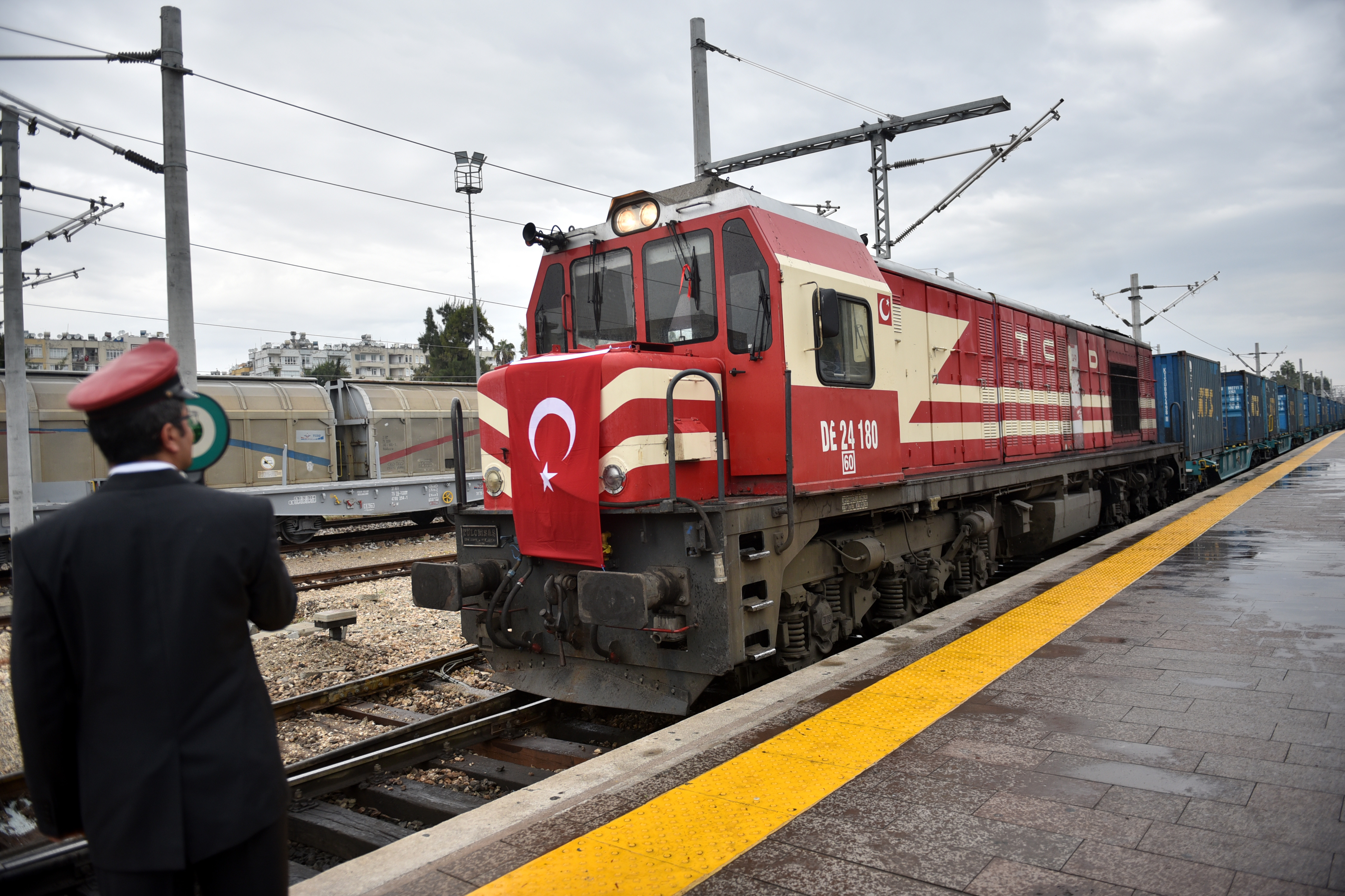 Global Trade Resilience and Compensatory Connectivity: The Case of Türkiye’s Multi-Axis Railway Strategy